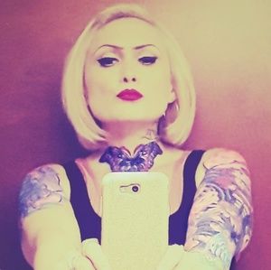 Meet your Posher, Layla